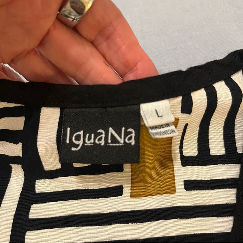 Iguana Stylish Shift Dress Black, Gold and White Geometric Design. Large.‎ - Picture 4 of 10